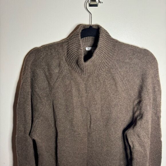 NWOT Reformation Garrett Cashmere Oversized Turtleneck - Picture 4 of 10
